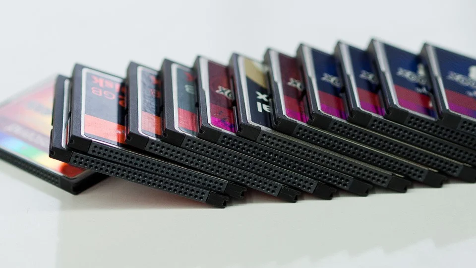 Professional CFast cards for cinema cameras — data recovery