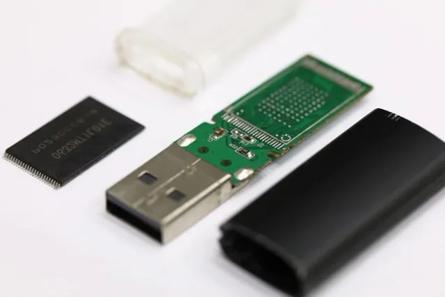 USB flash drive data recovery service